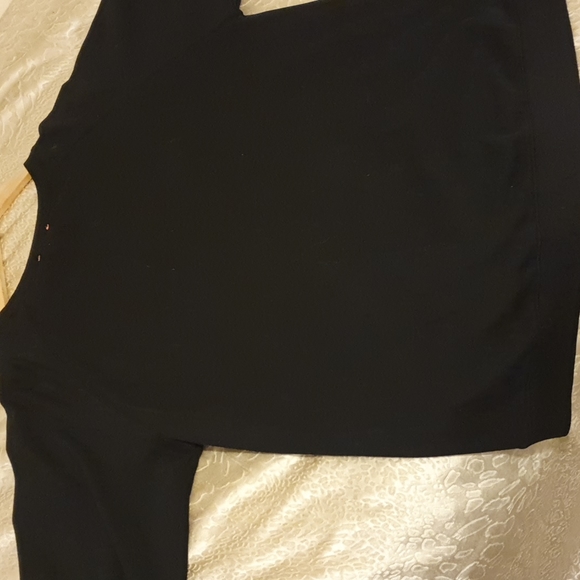Black long sleeve top. 100 percent cotton. - Picture 4 of 6